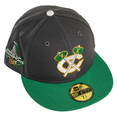 Chicago Blackhwks 2015 Stanley Cup Champion Feliz Navidad Collection Fitted Hat