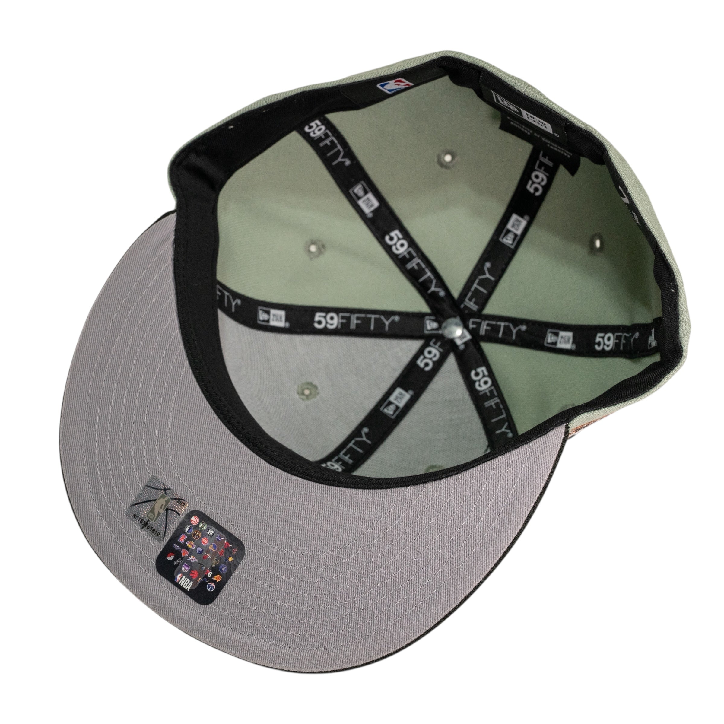 Chicago Bulls 6X Champs On-Line Exclusive New Era Fitted Hat
