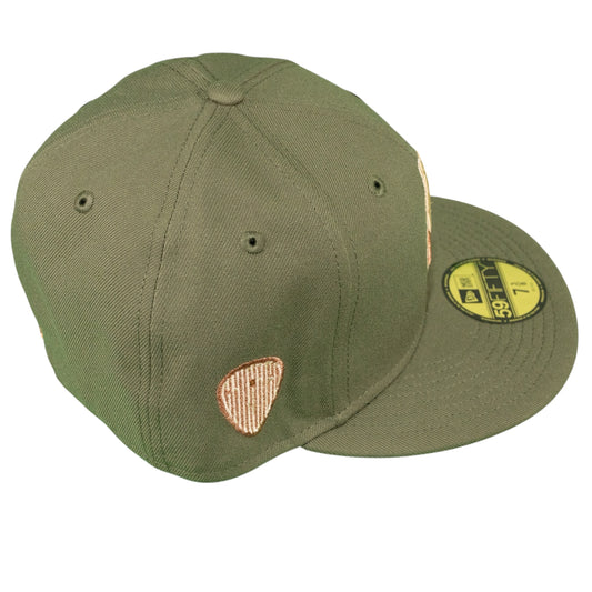 Chicago Cubs Guitar Pack Friends-Giving Fitted Hat