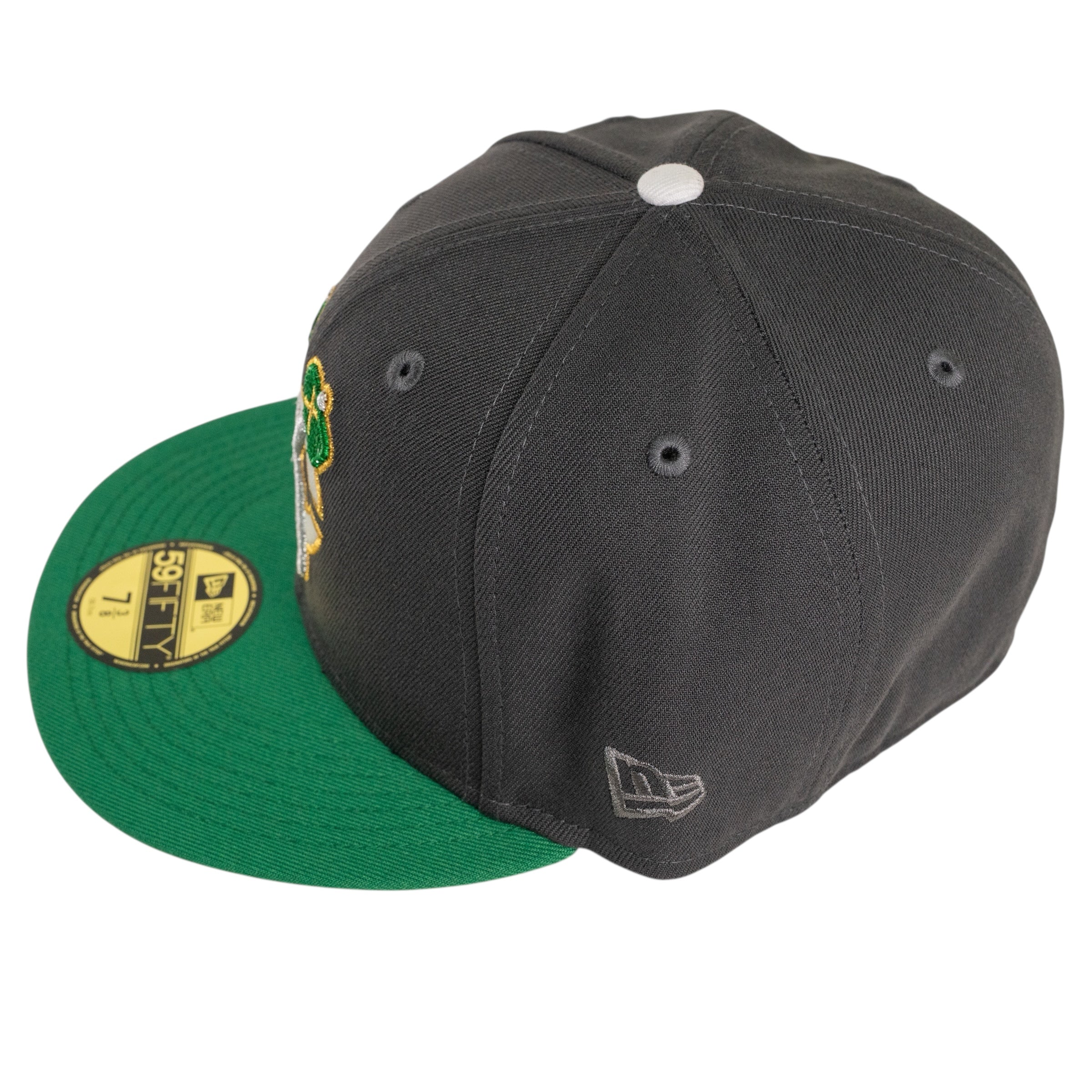 Chicago Blackhwks 2015 Stanley Cup Champion Feliz Navidad Collection Fitted Hat