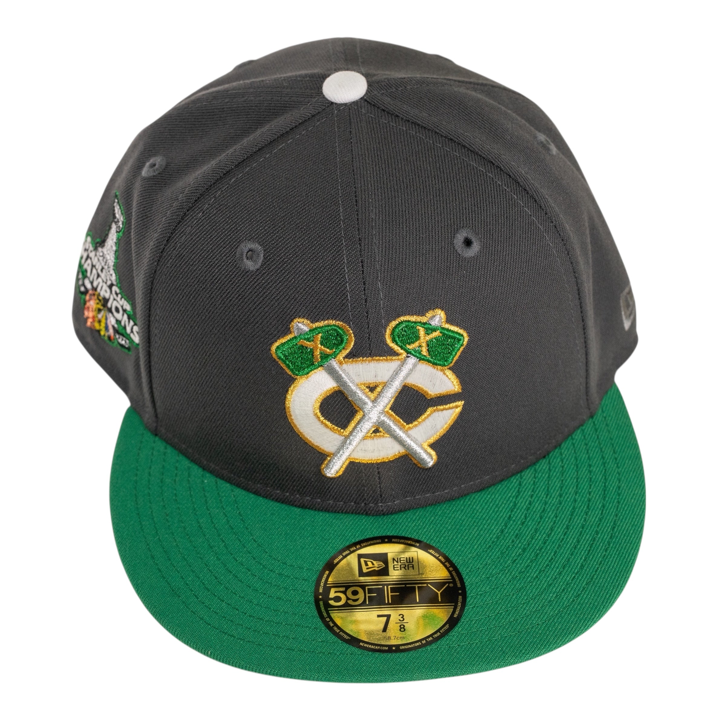 Chicago Blackhwks 2015 Stanley Cup Champion Feliz Navidad Collection Fitted Hat